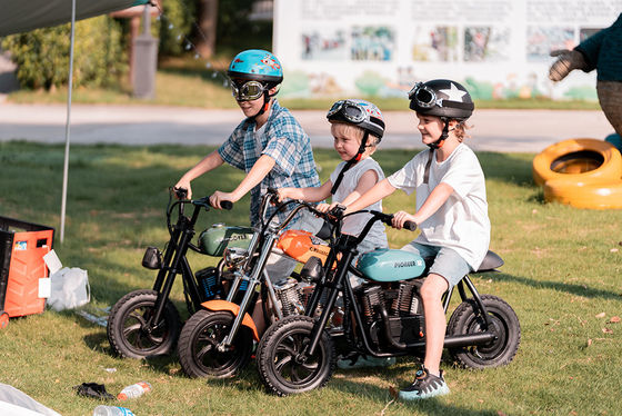 Mini moto elétrica para crianças Rapazes e raparigas 113.9*53.5*72.3cm Dimensões do veículo
